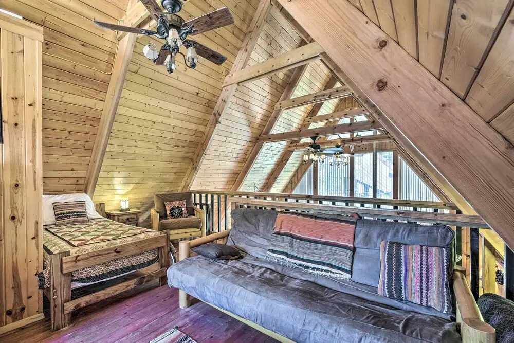 Ski-in/ski-out Red River Cabin w/ Mtn Views!