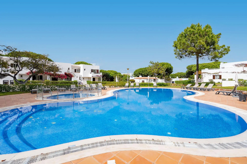 Charming Albufeira Apartment by Ideal Homes