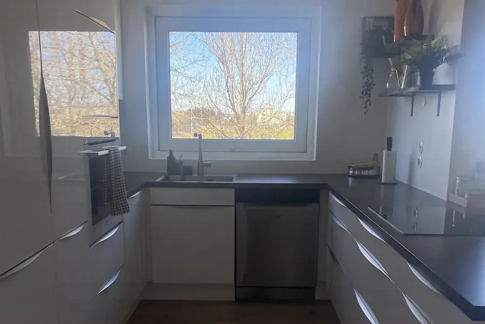 Bright and Spacious 2 Bedroom Apartment in Rvk