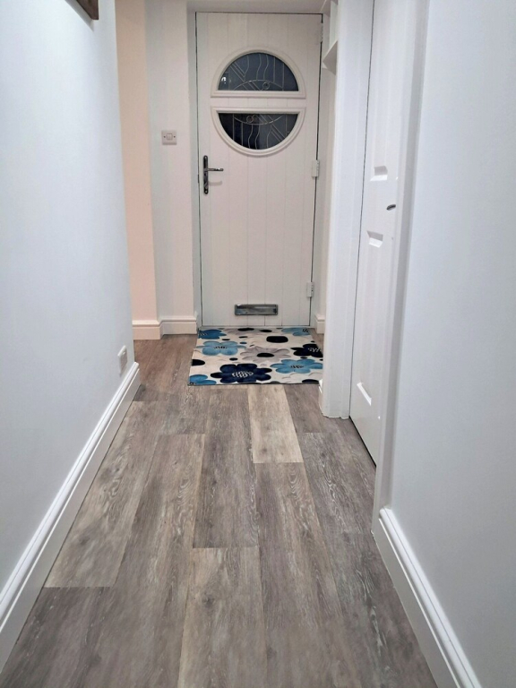 2 Bed Home - Parking, Private Garden, Wifi