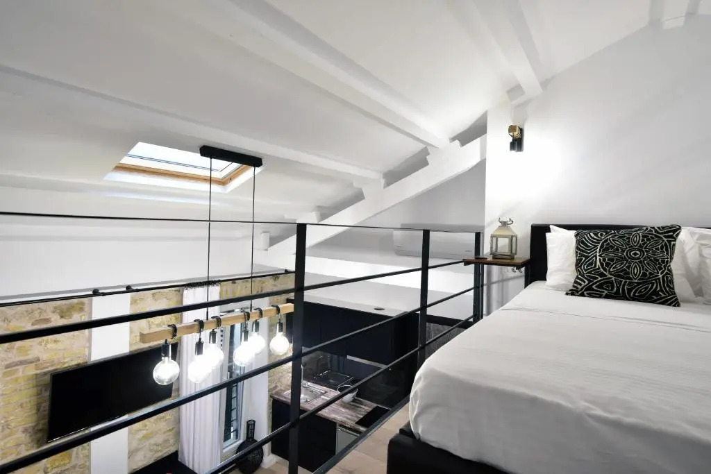 Queen 4 Apartment in the Heart of the Corfu Historical Old Town Center