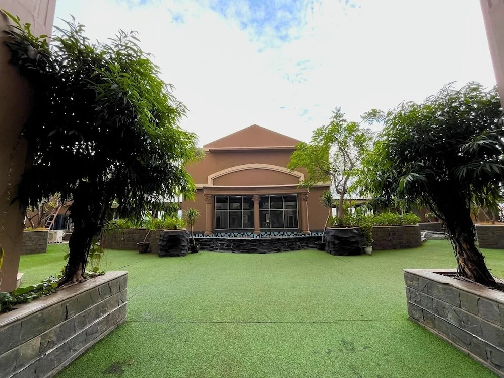Marina Mediterania Ancol by Andrew