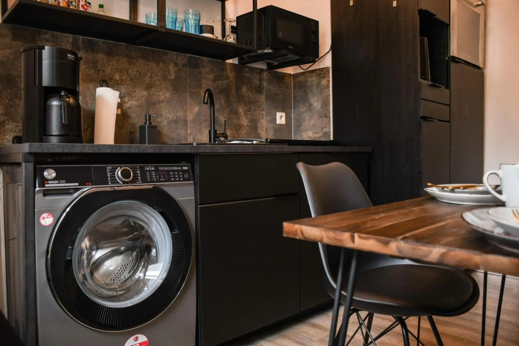 Moderne Ferienwohnung in direkter Nähe zur Uni, Netflix Gratis, WLAN, Waschmaschine, Geschirrspüler, Zentrum,