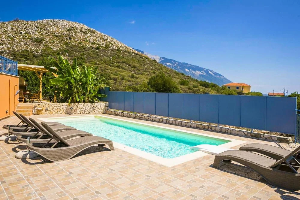 Villa Xenia With 3 Bedrooms and 2 Bathrooms
