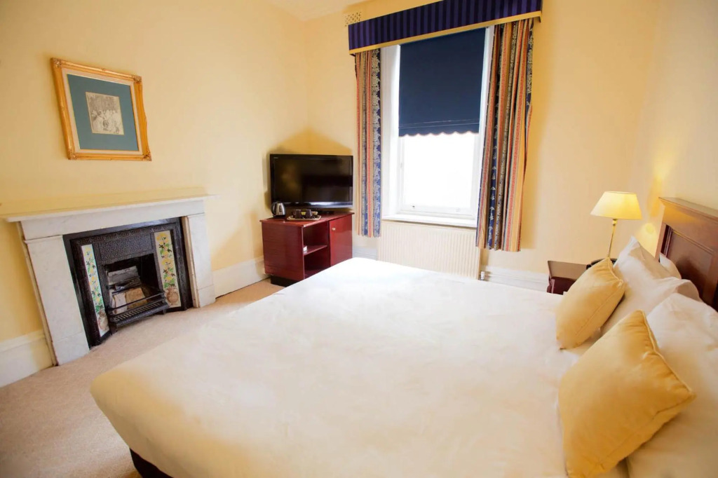 Carrington Hotel