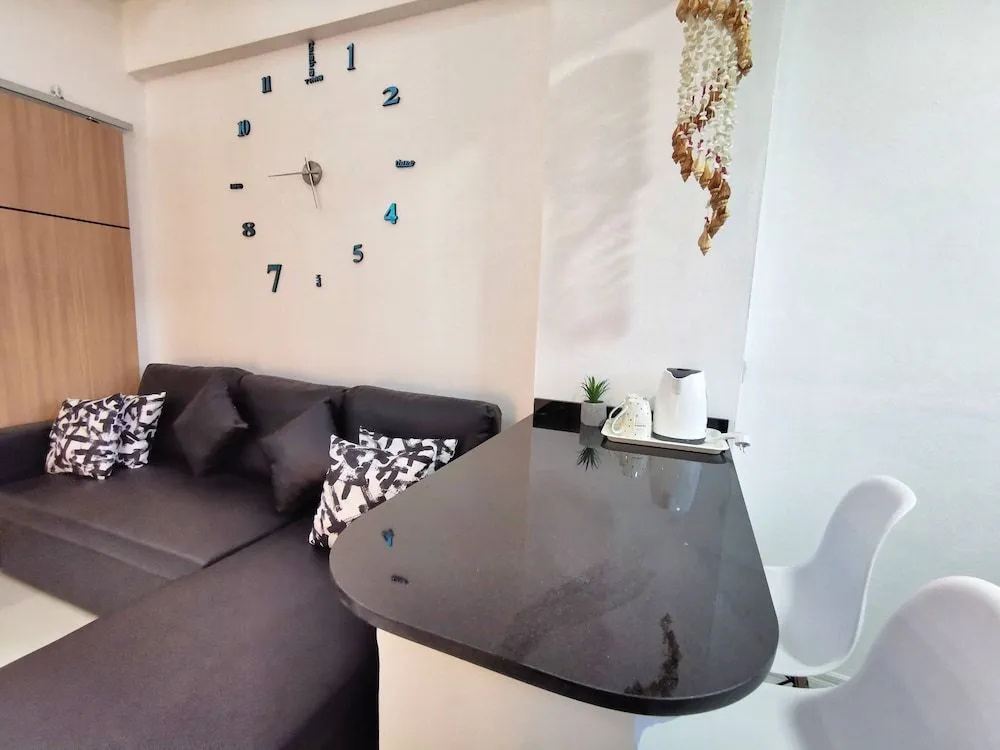 Hagone Condotel - Pool, Near Pattaya City & Steps to Weekend Market