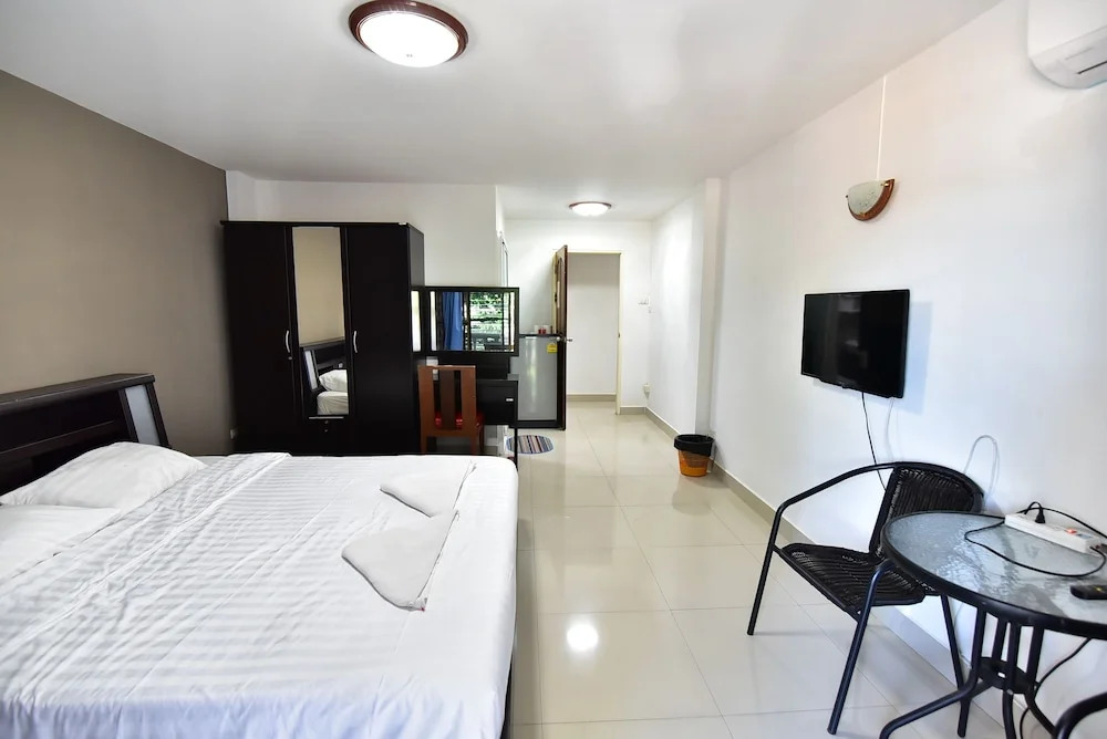 Escobar guest house jomtien