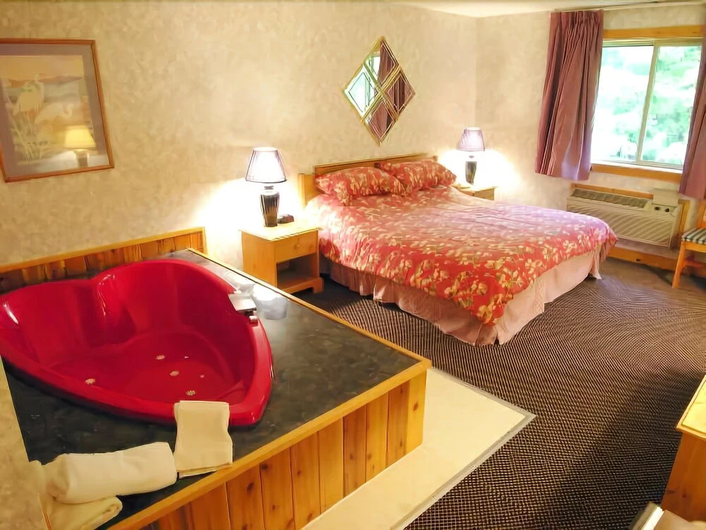 The Pinewood Lodge