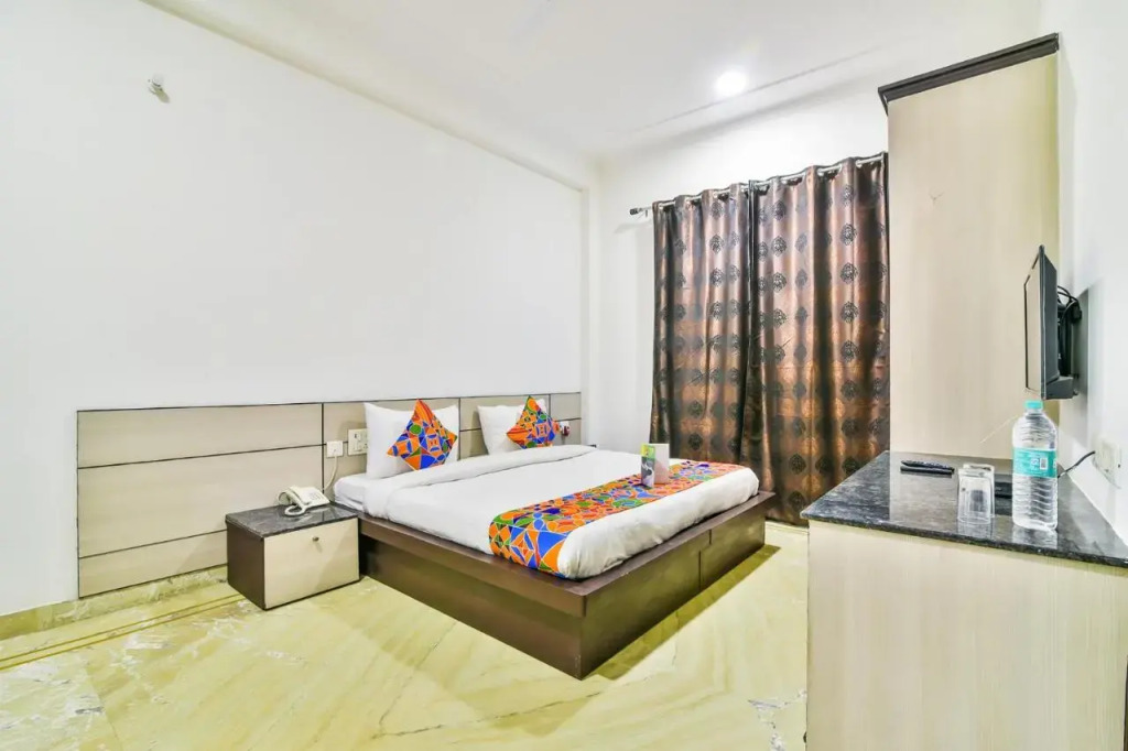 FabHotel Rallkmas - DLF Phase 2 & MG Road Metro