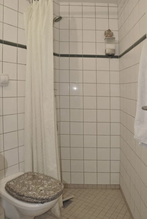 1 Bedroom Apartment near Tivoli 484 - 1