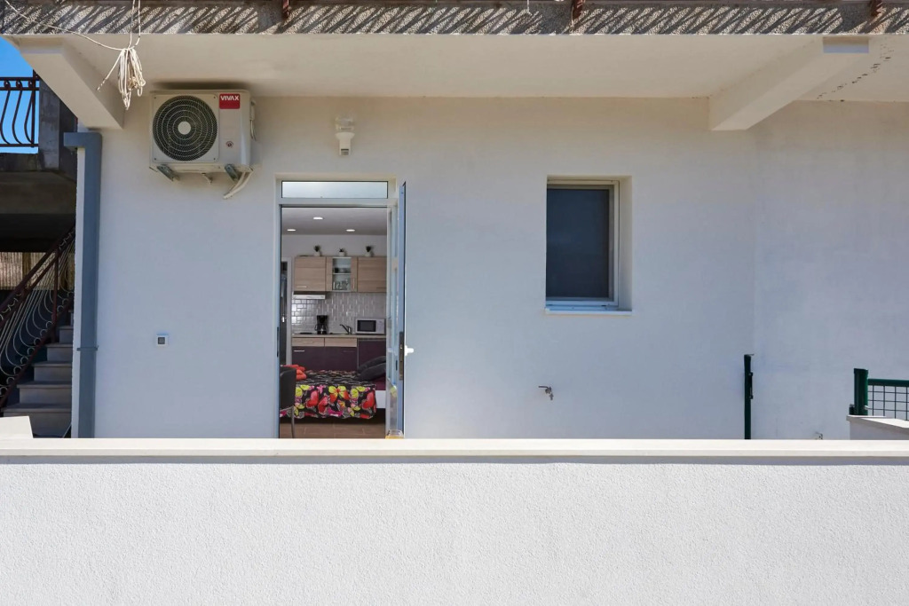 Studio apartment Bašćan