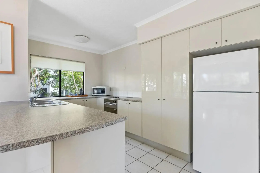 4 Domani Large Townhouse with Ocean Views