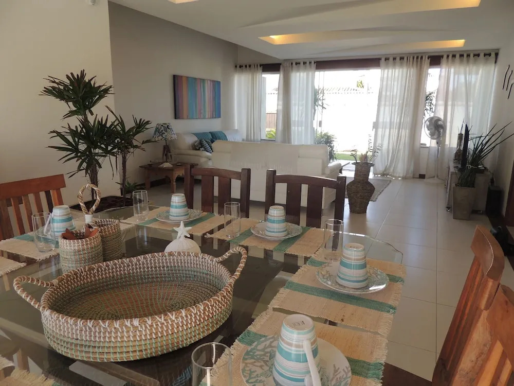 Ótima Casa com Vista para a Praia de Manguinhos
