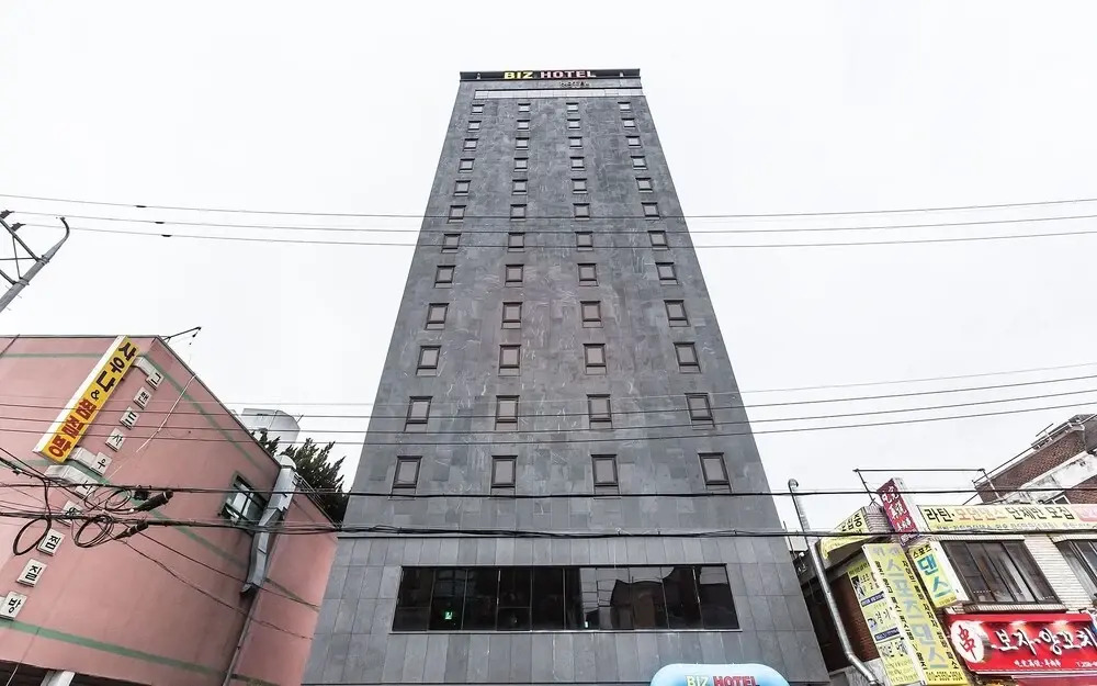 Suwon Station BIZ Hotel