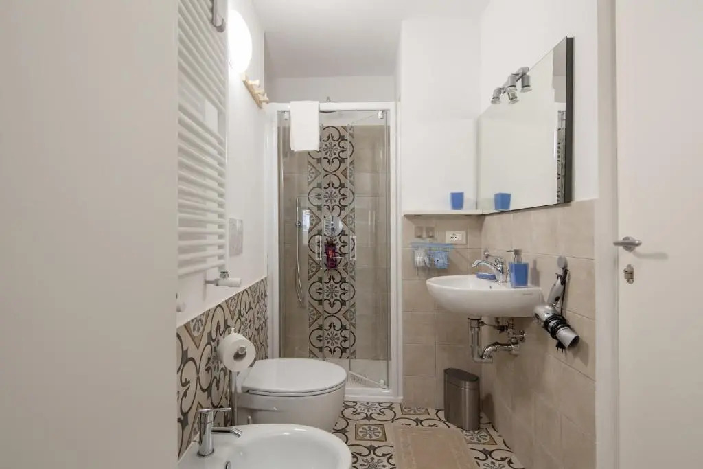 Casa GiGio 011030-LT-0223