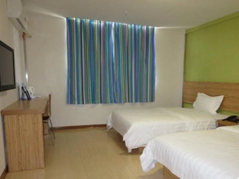 7 Days Inn Longyan Zhongshan Road Walking Street Branch