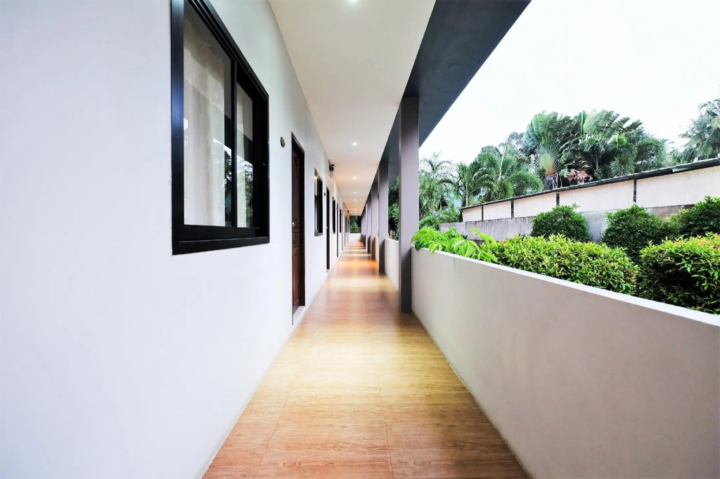 Fewtor Place