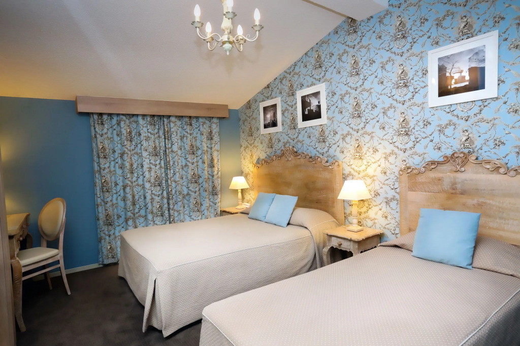 Hôtel lAragon à 50m de la cité de Carcassonne