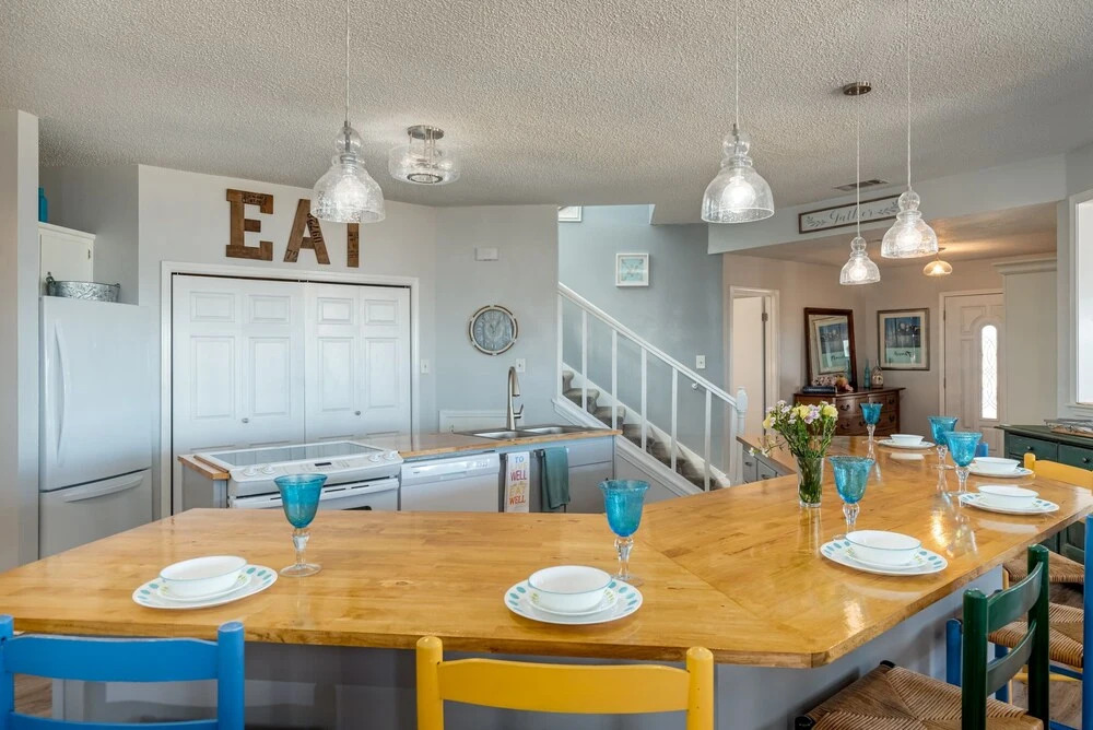 At Last! - Private Bay Beach! Unique Octagonal House Offers Views From Nearly Every Room. Enjoy The Lovely Wrap Around Porch. 3 Bedroom Home by Redawning