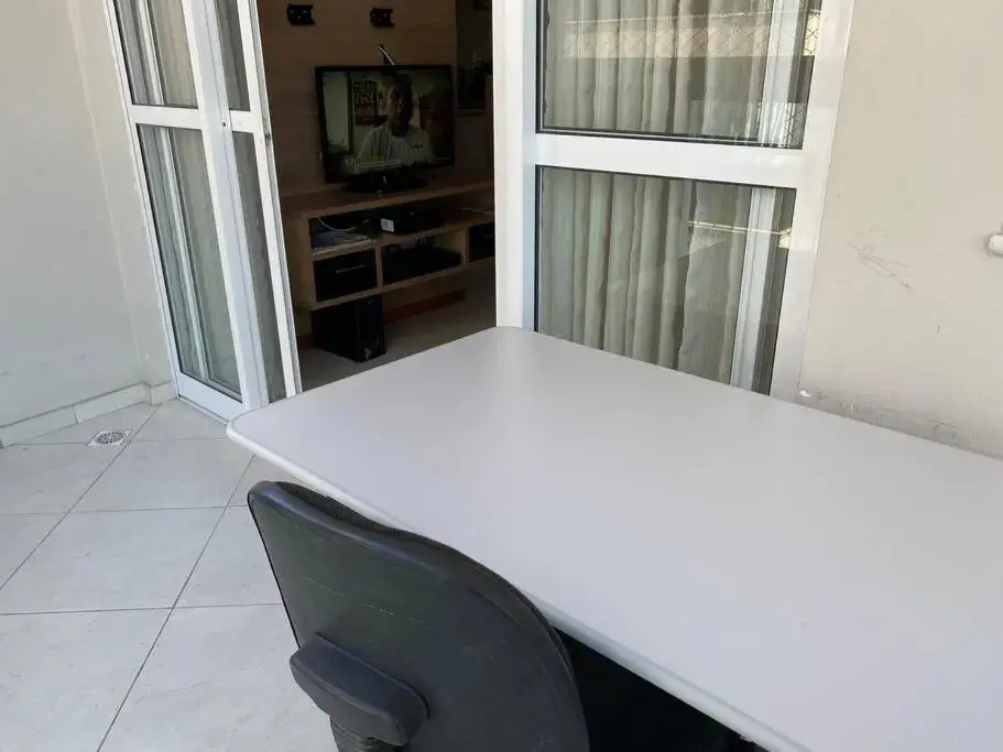 TOP DA PRAIA - 2qts, ar cond, WIFI, cozinha, garagem , completo