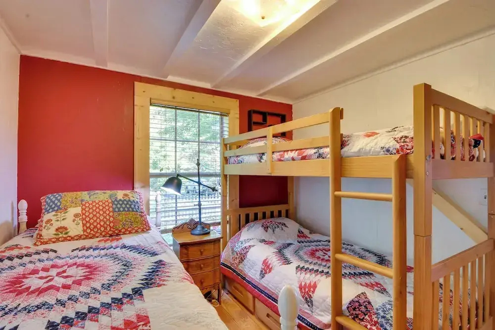 Mountain Cottage w/ Views Near Tail of the Dragon!
