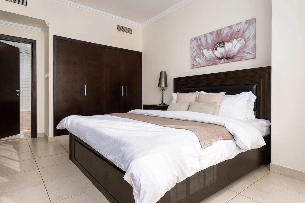 Premium stay at Marina Quay West