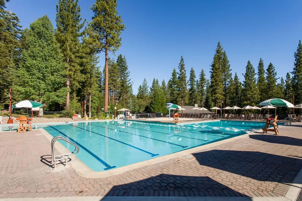 New Listing! New-build Luxury W/ Hot Tub 4 Bedroom Home