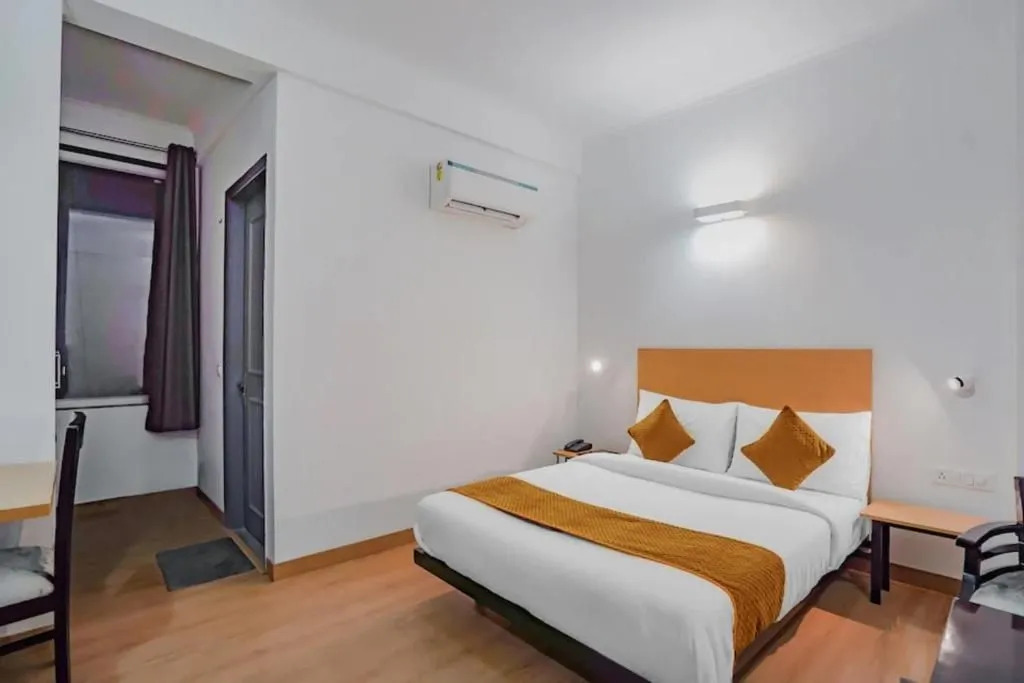 Treebo Noida Express