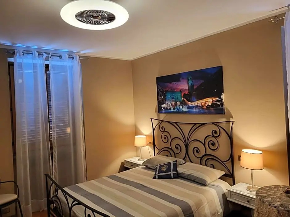 B&B RUFHOUSE