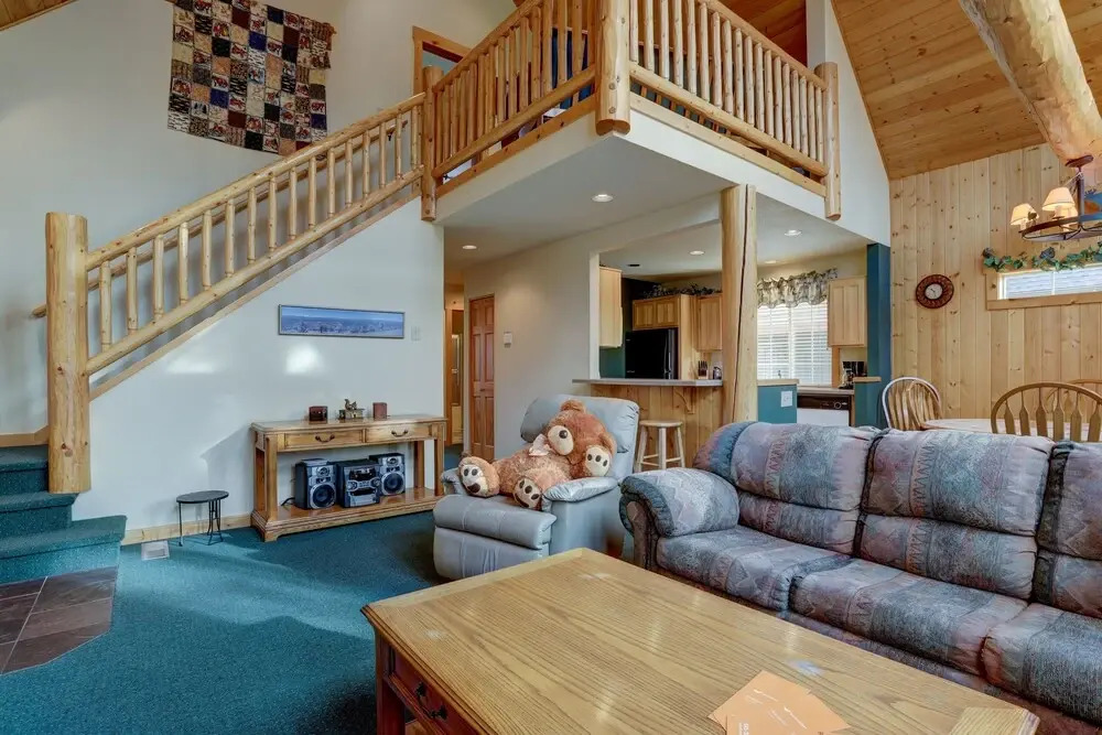 Forest Ridge 2 Bedroom Home by RedAwning