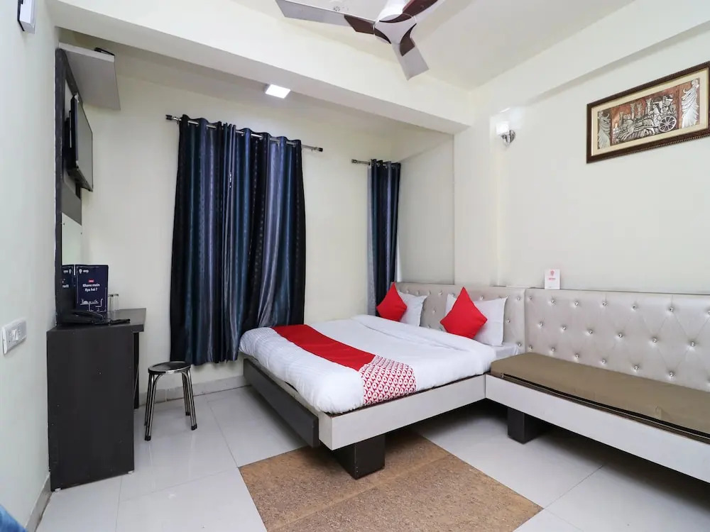 OYO 8219 Hotel Manan