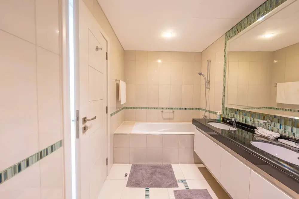 Tanin - Luxury Waterfront Apt with Stunning Marina Views