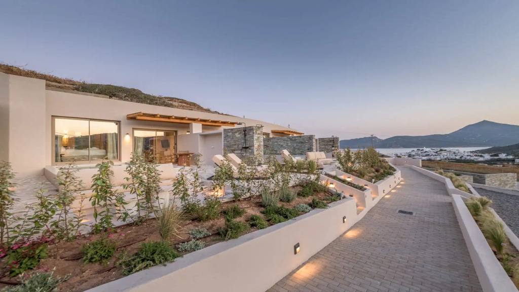 Solus Suites Milos