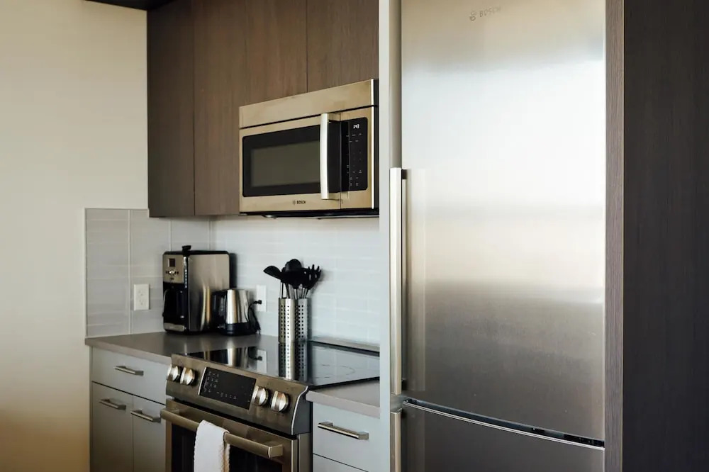 Coral Homes - Designer Penthouse in Old City - "The Apollo" Suite
