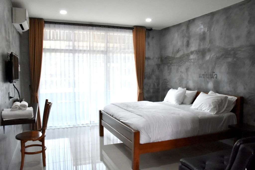 Hug Sakhonnakhon Hotel