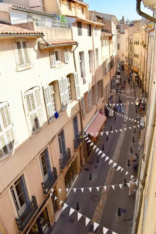 Lumineux Aix Plein Centre avec Parking privé Gratuit