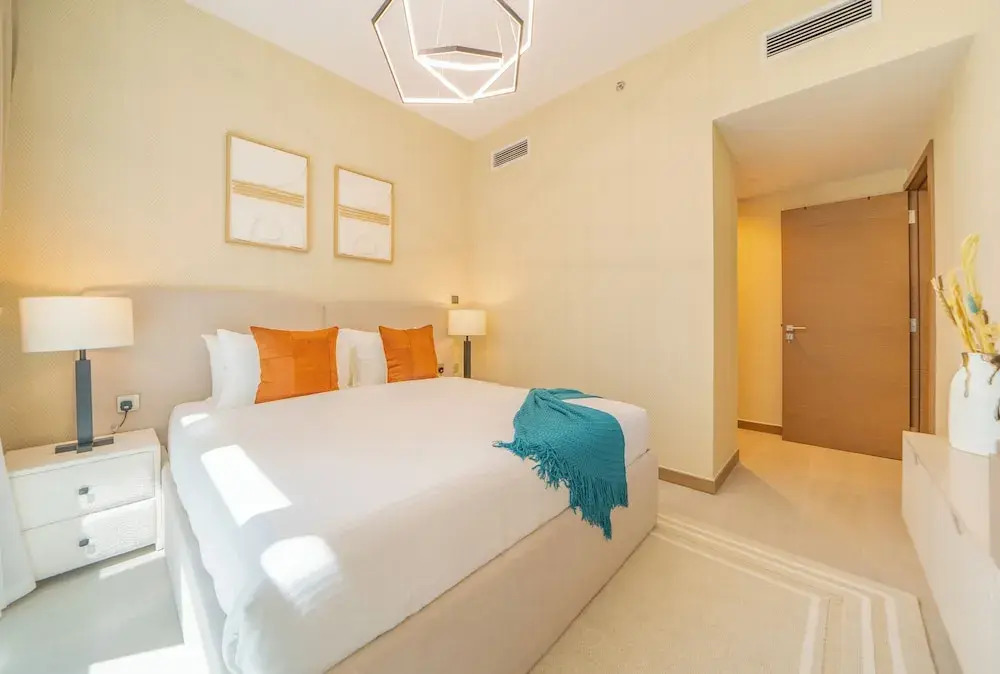 Impressive 2BR Apt with Premium