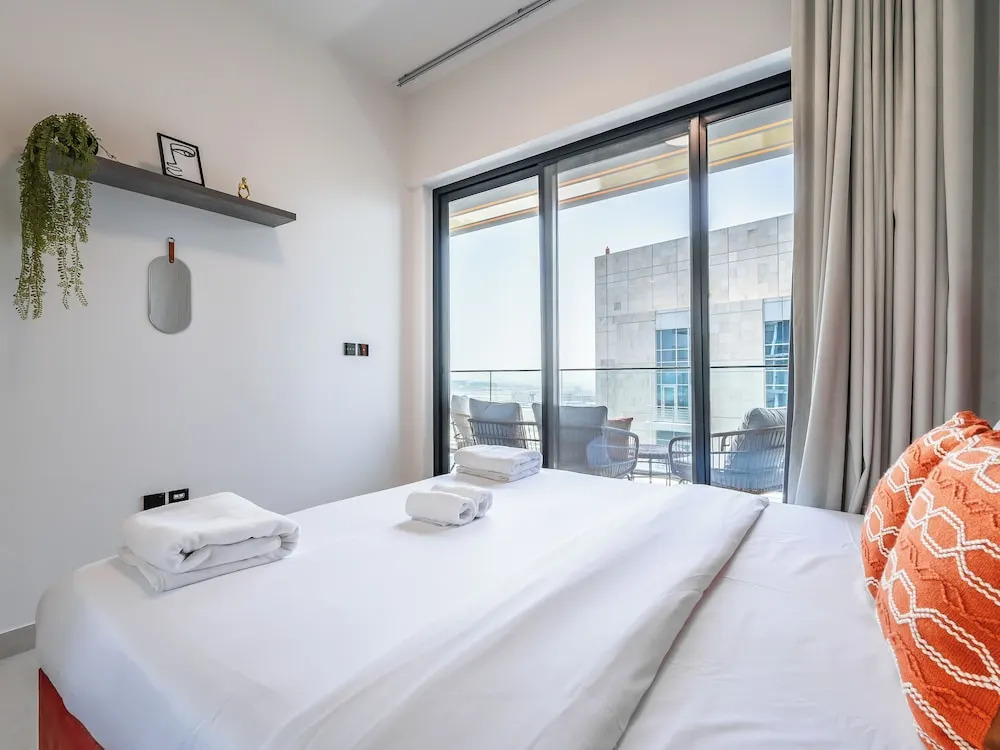 Jaw-Dropping Canal Views From This Stylish Condo
