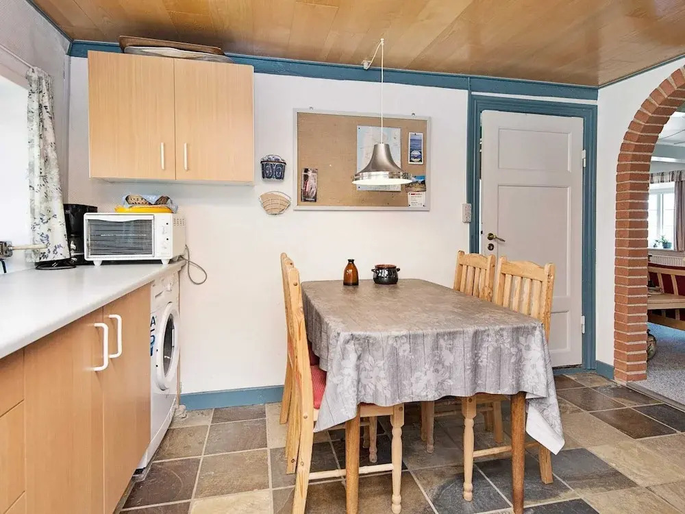 Vintage Holiday Home in Bredebro near Sea