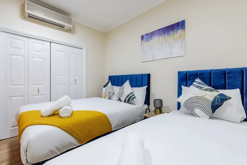 Comfy Apartments in Queensway