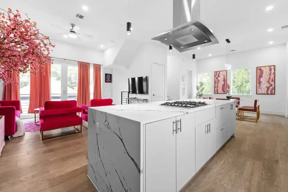 Downtown Houston 3BR Bachelorette Escape