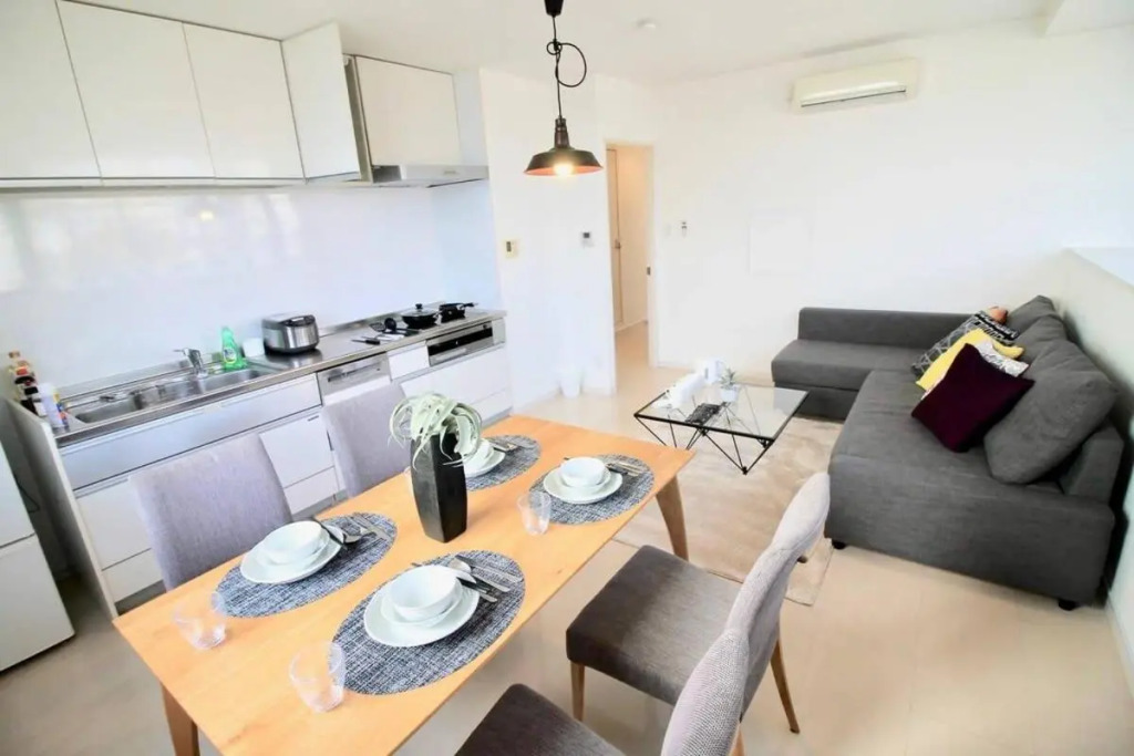 10 min Hiroshima Station & 2BR Up to 10p & 4 bikes