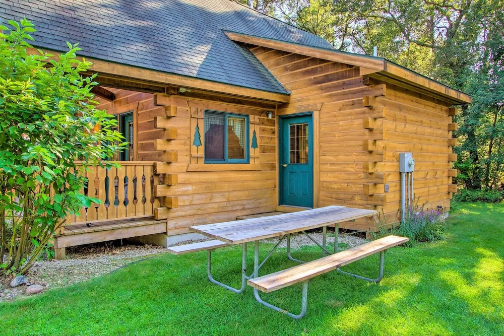 Pet-friendly Warrens Cabin w/ Fire Pit!