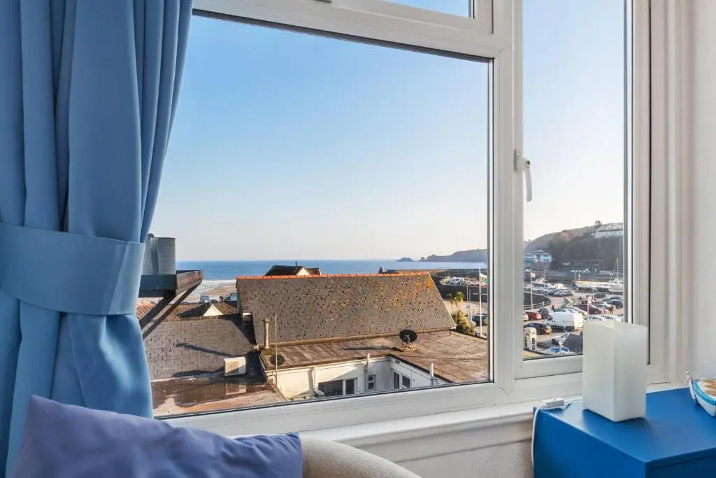 The Bay Apartment - Sea Views Village Centre