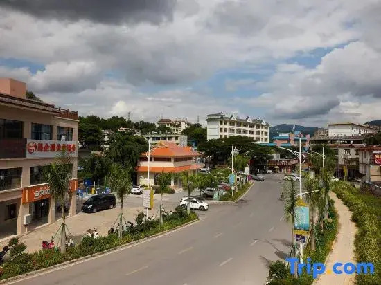 North Latitude Shiqi Resort