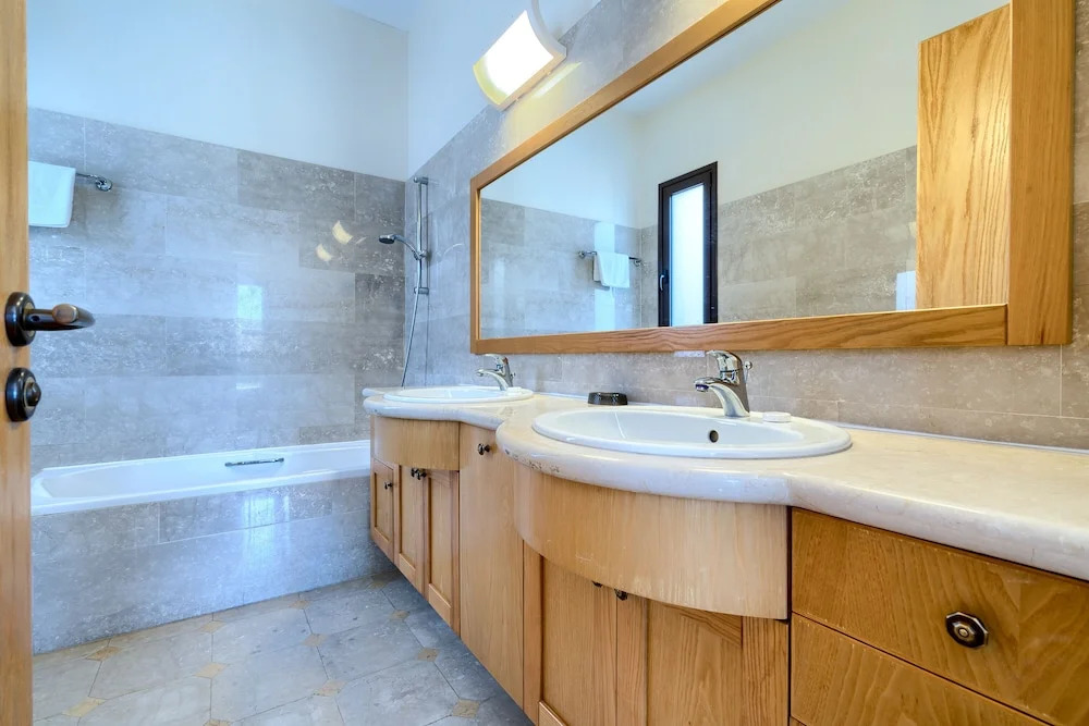 3 bedroom villa Dionysos 373 with private pool and pretty garden, Peaceful location within Aphrodite Hills Resort