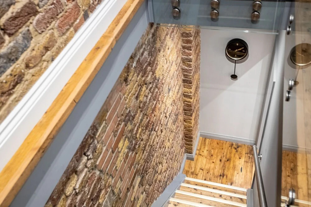 2 Bedroom Apt Bethnal Green Yard View