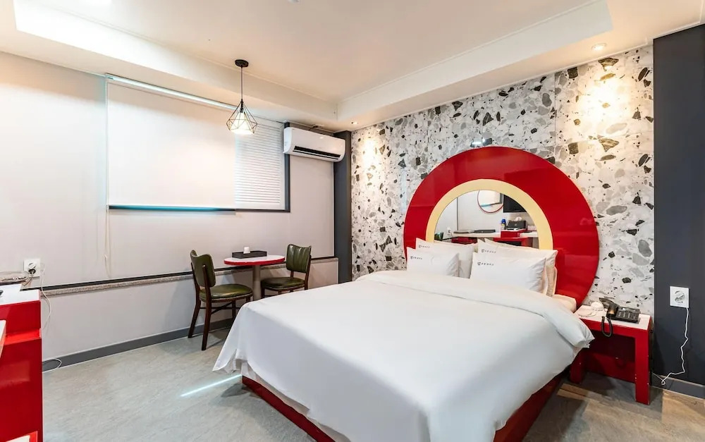 Anseong Lake Hotel