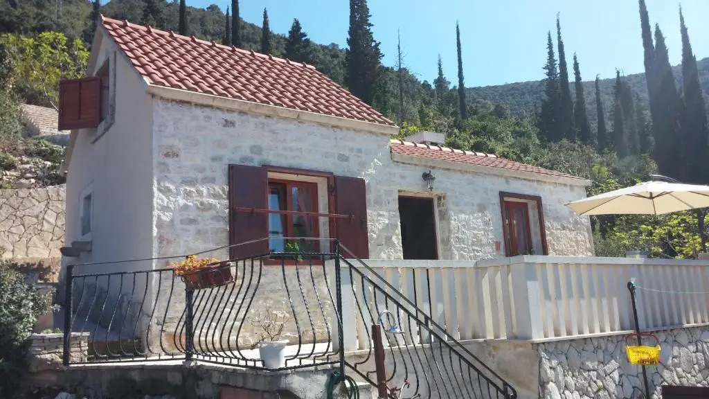 House Zrno Peaceful Stone House in Račišće, Korčula