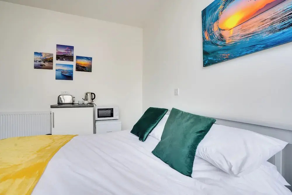 Homesly Guest Rooms - Self Checkin
